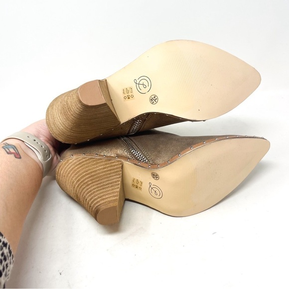 NWT CHINESE LAUNDRY Ramble Champagne Metallic Studded Western Bootie Block heel - Picture 6 of 15